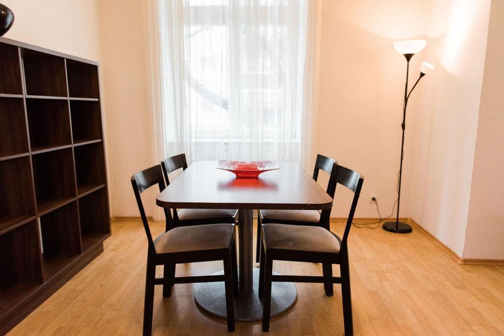 Lion Apartments In Historical Center, Bratislava Old Town Exterior foto